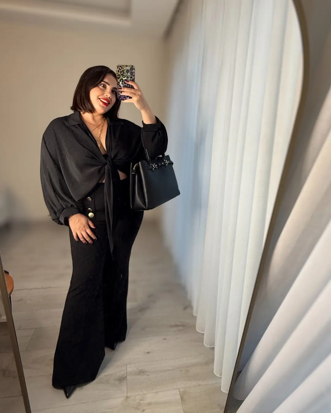 ÖNÜ DÜĞMELİ PANTOLON