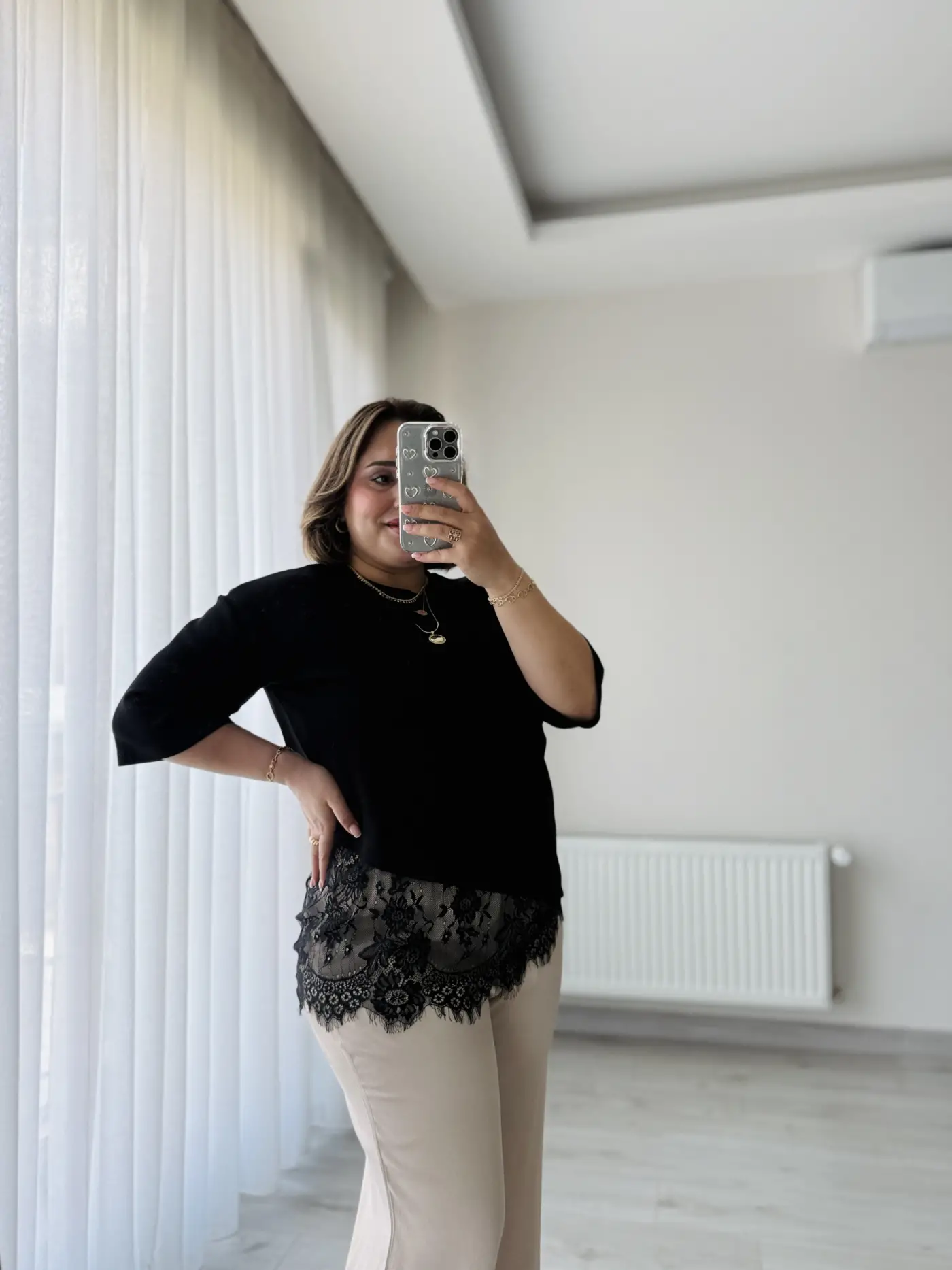 SİYAH MODAL ALTI DANTELLİ BLUZ