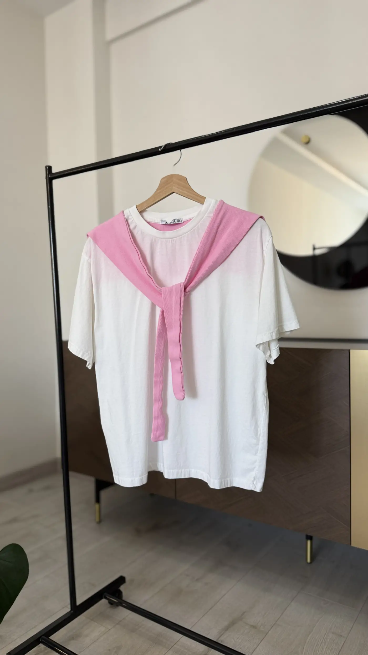 Pembe Şal Detaylı Tshirt