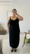 Siyah Askılı Yırtmaçlı Krep Elbise