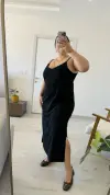 Siyah Askılı Yırtmaçlı Krep Elbise