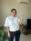 Beyaz Altı Siyah Saten ve Dantel Detaylı Tshirt